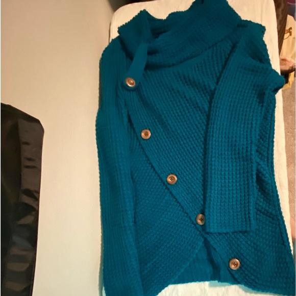 Teal sweater. Asymmetrical Neckline with button details. - Picture 3 of 3